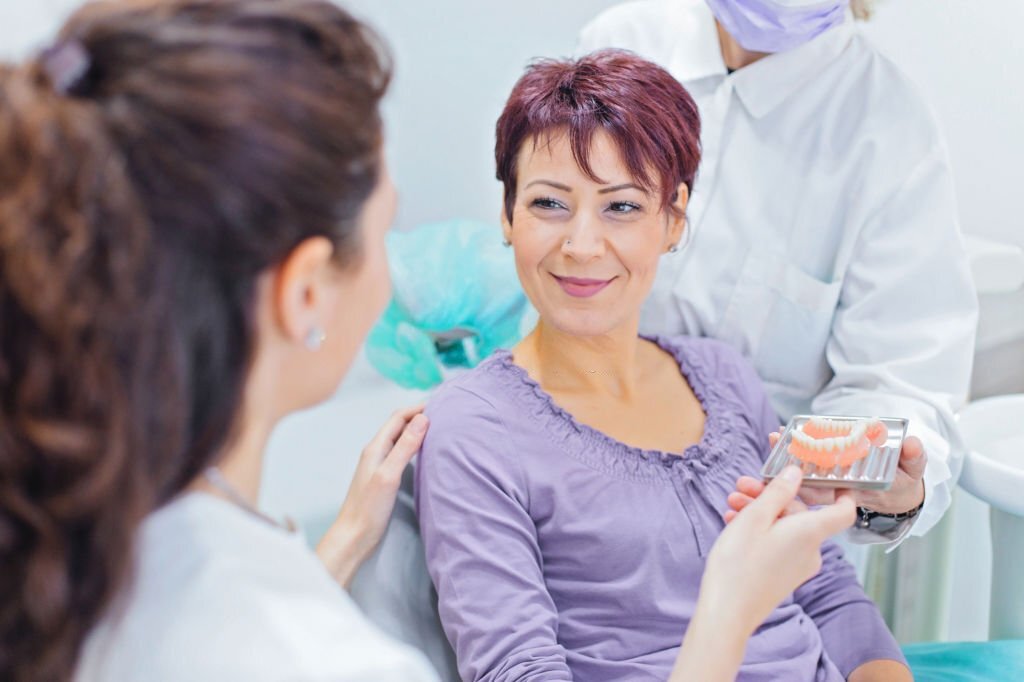 Transitioning From Dentures To Dental Implants